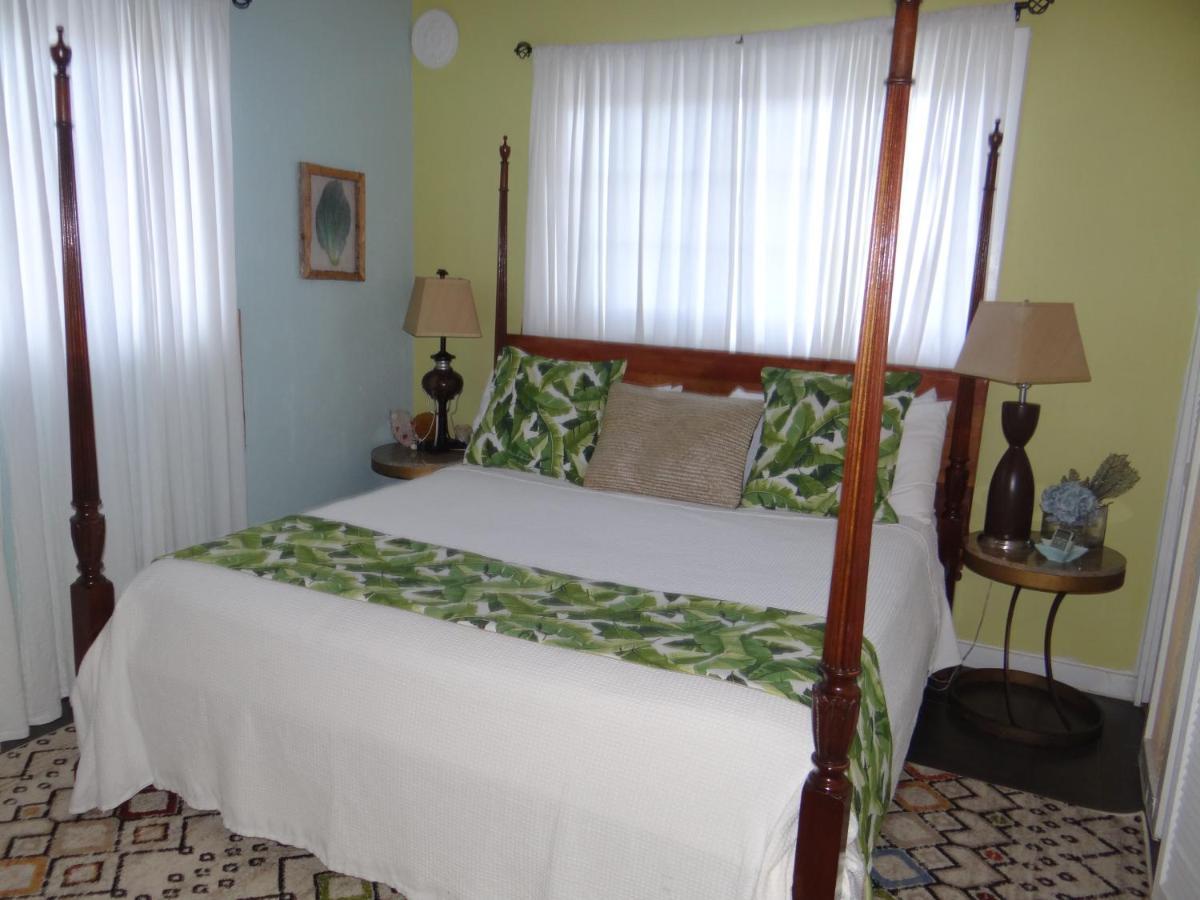 Rollezz Villas Beach Resort Old Bight 外观 照片
