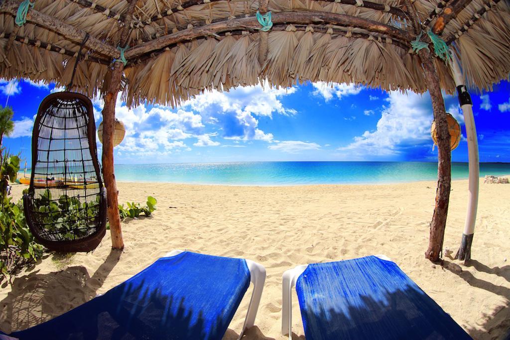 Rollezz Villas Beach Resort Old Bight 外观 照片